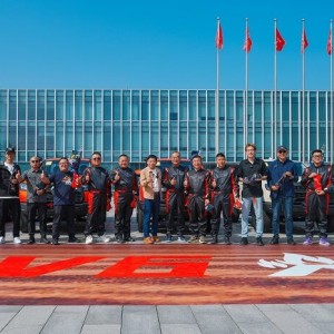 V6火炮上市即交付 魏建军兑现承诺亲自为首批用户交车